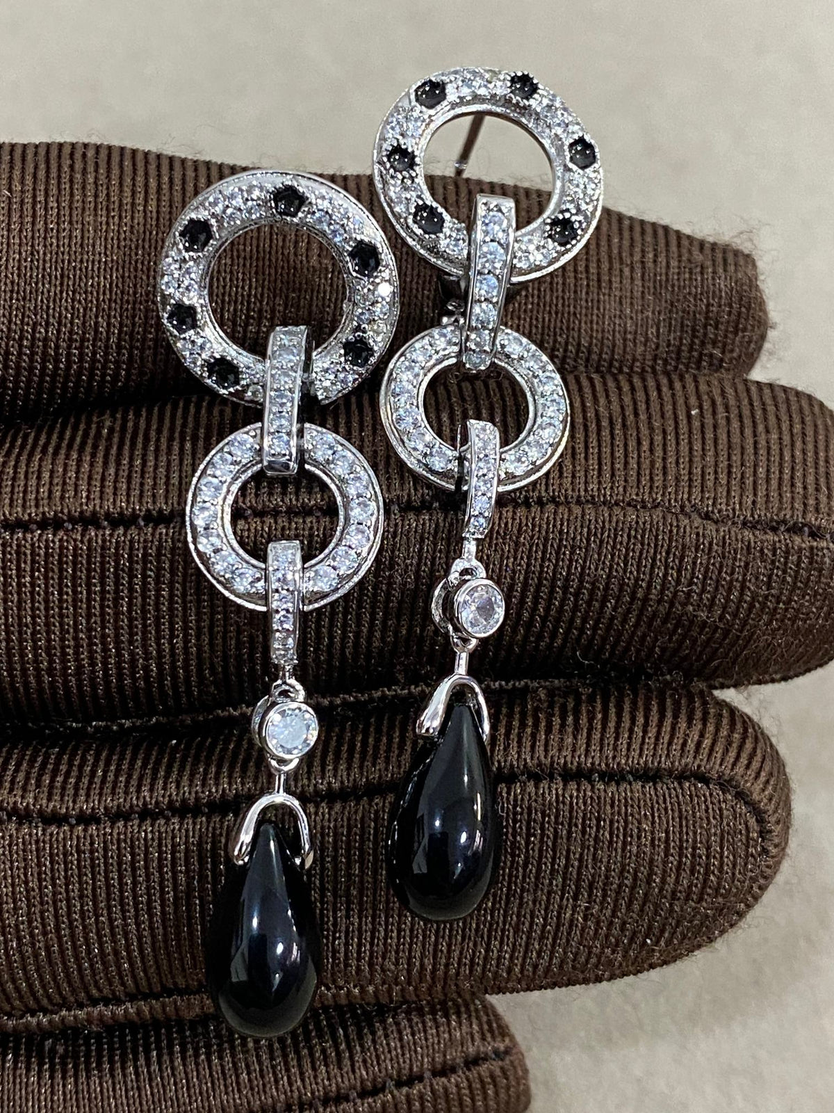 [Solara Jewelry ]CTダブルフープピアス、ブラックオニキスとレオパードプリント