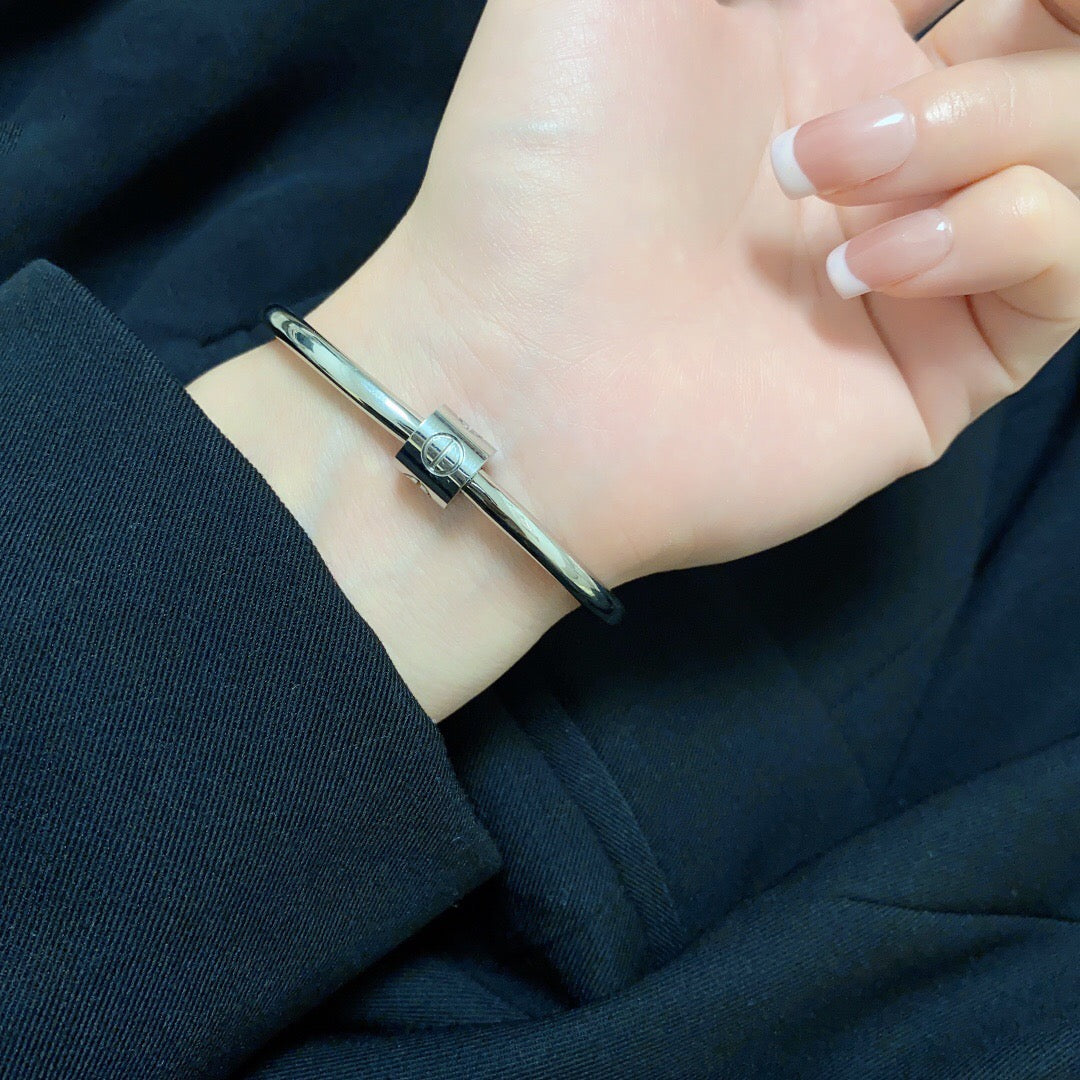 [Solara Jewelry ]CT ツイスト スクリュー ブレスレット | ミニマリスト ナロー バングル