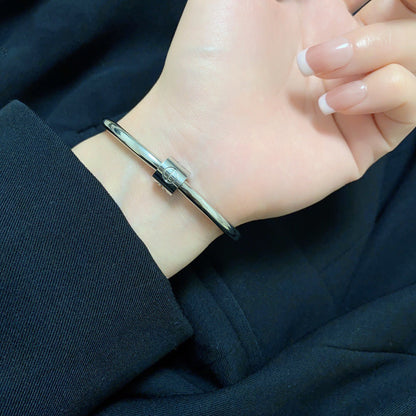 [Solara Jewelry ]CT ツイスト スクリュー ブレスレット | ミニマリスト ナロー バングル