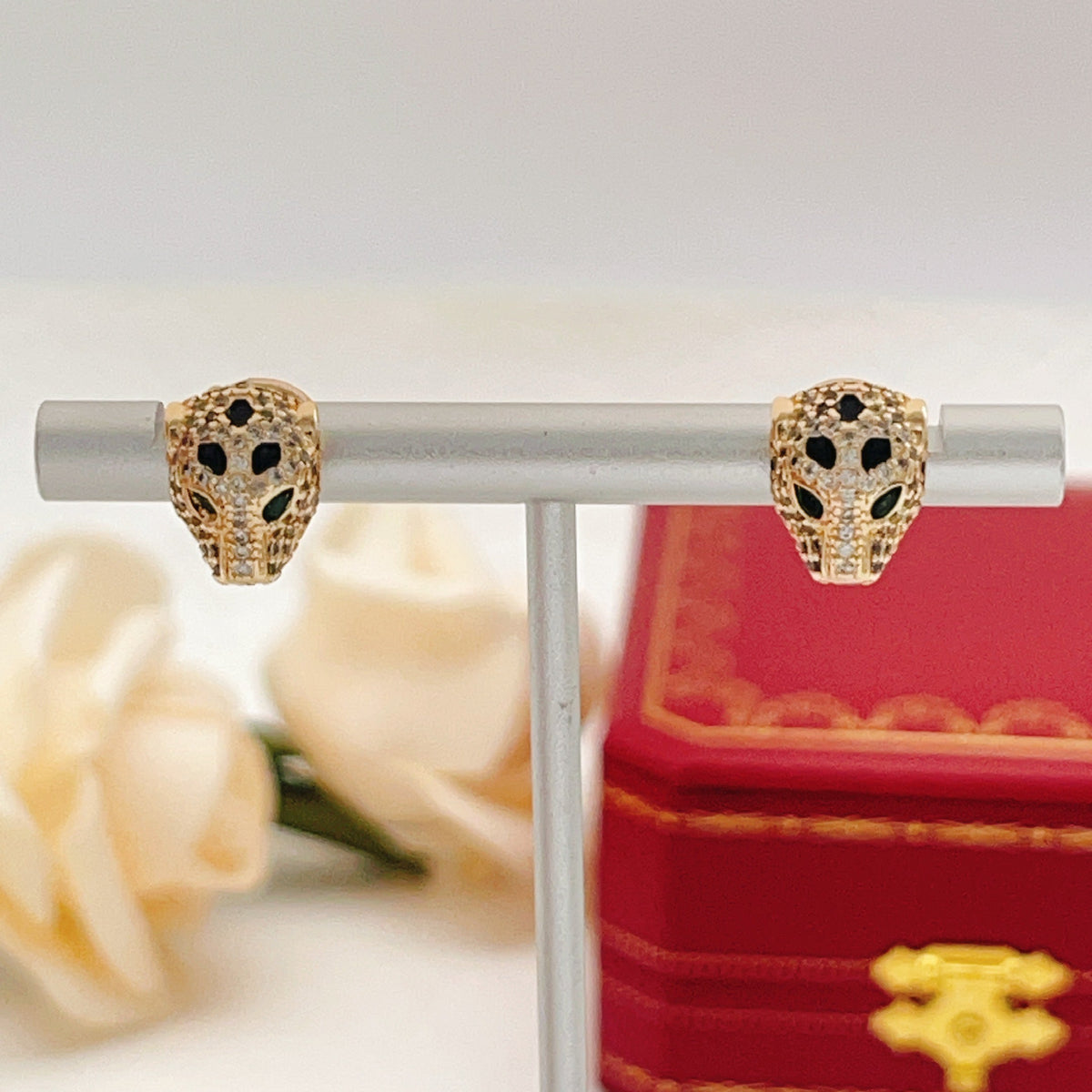 [Solara jewelry] Love Screw Stud Earrings