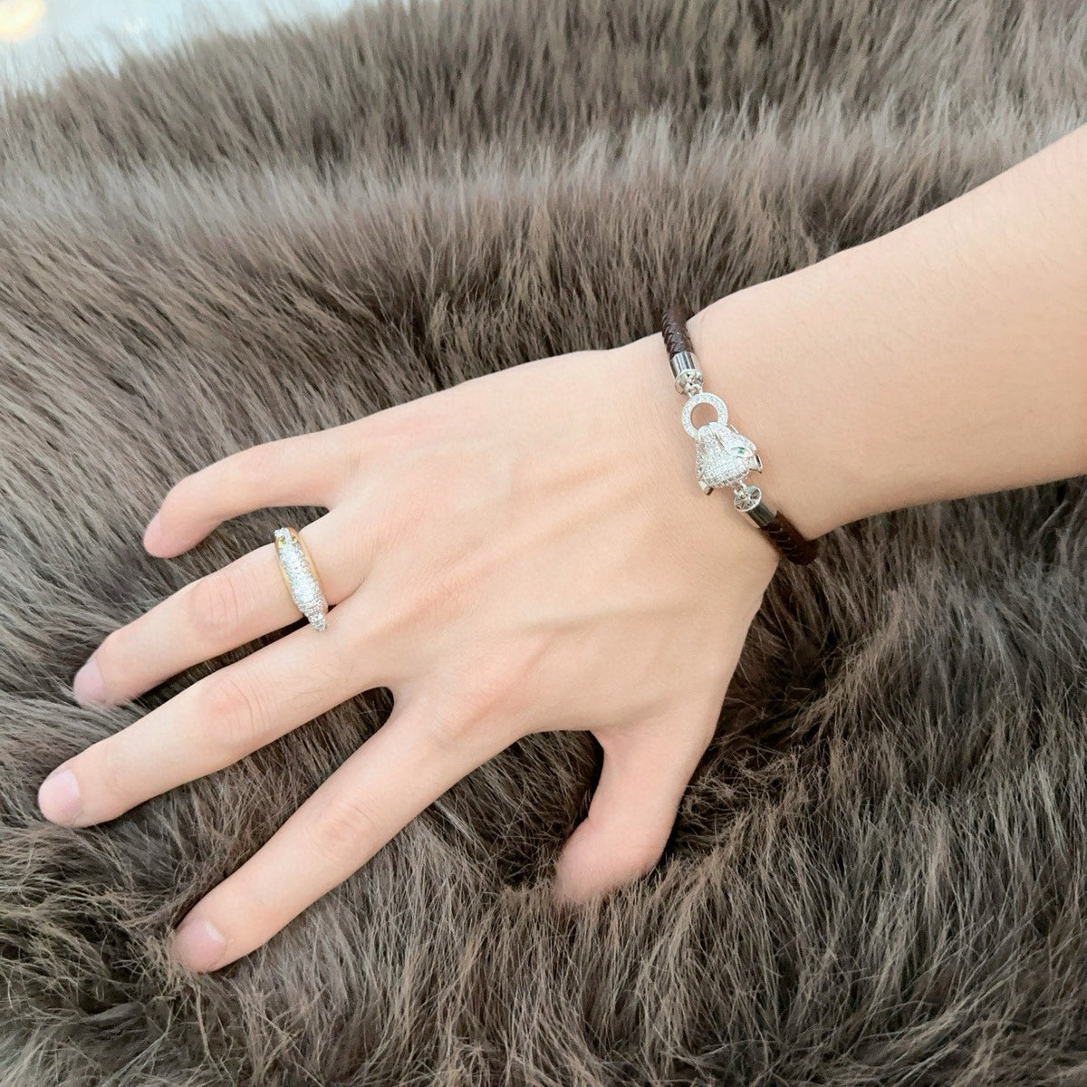 [Solara Jewelry ]CT パンサーヘッド クリスタル クラスプ 編み込みレザーブレスレット