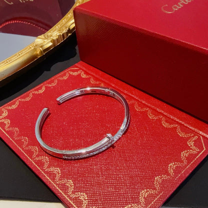 [Solara Jewelry ]CT カスタムネイルカフ | ダイヤモンドの輝きでスタイルを格上げ