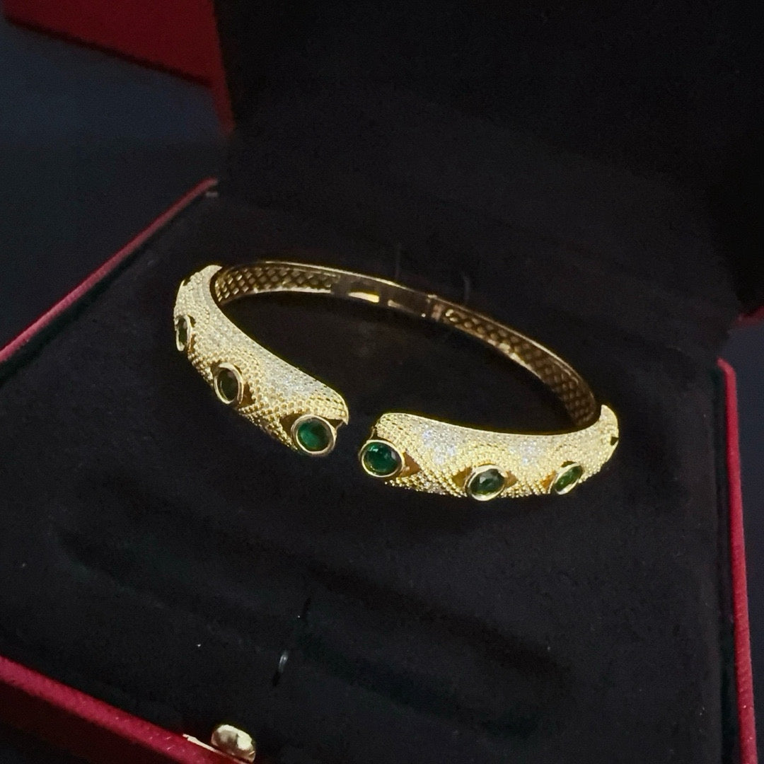 [Solara Jewelry] DOUBLE PANTHER HEAD EMERALD BANGLE BRACELET