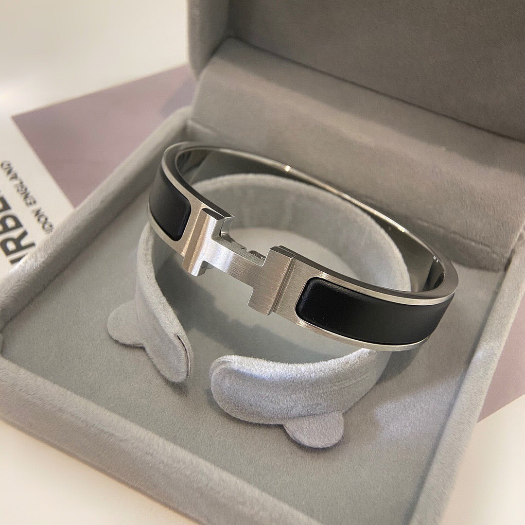 [Solara Jewelry ]CLIC CHAINE SILVER BRACELET - Black wristband