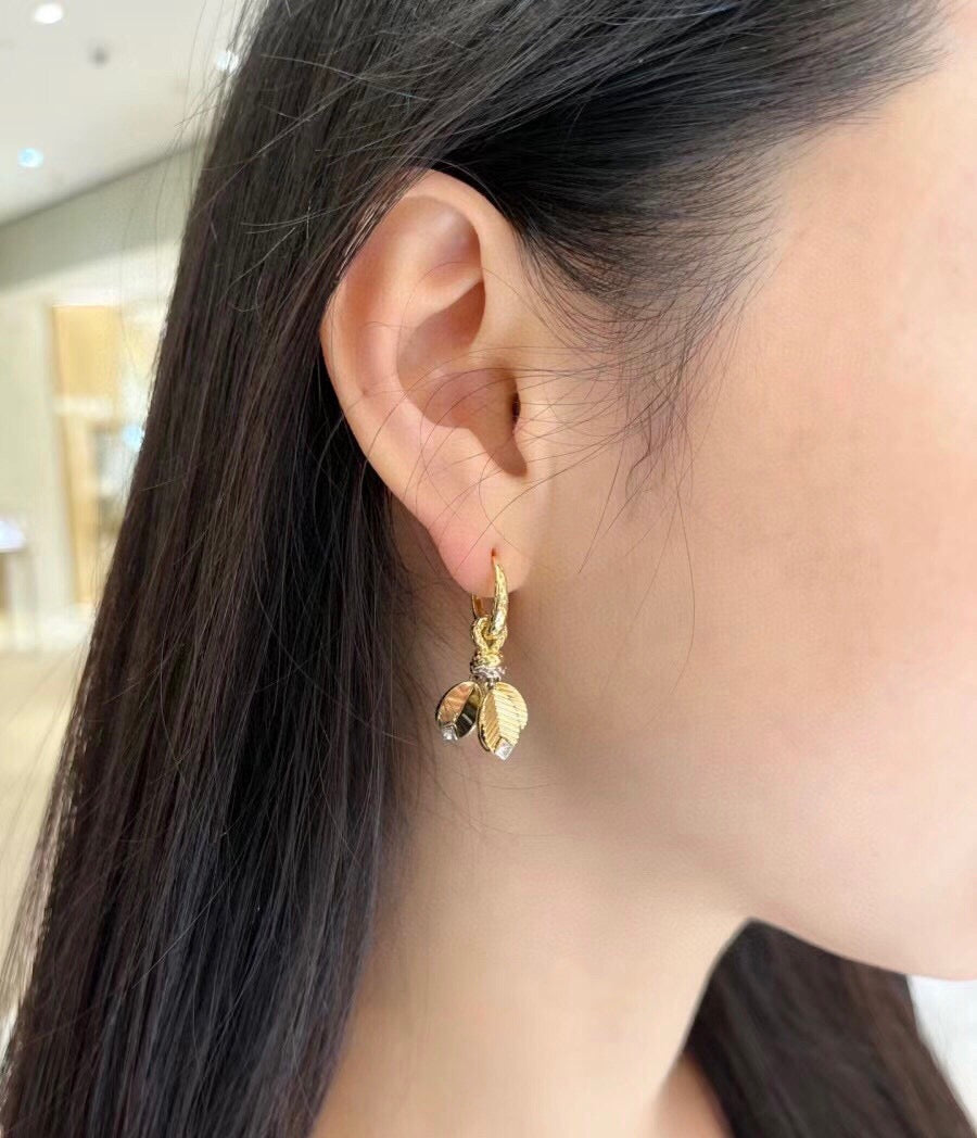 [Solara jewelry] Gold Shell Hoop Earrings