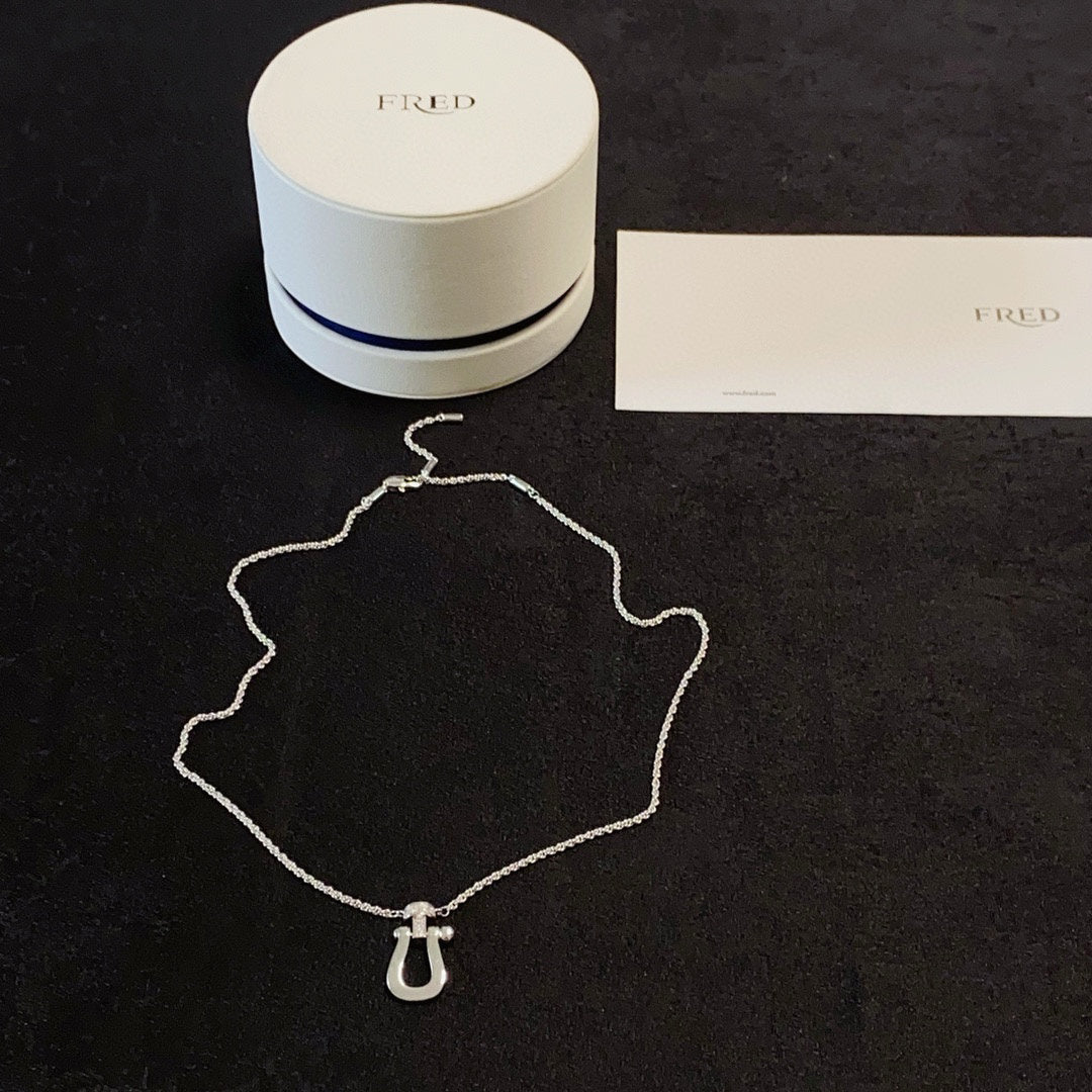 [Solara Jewelry ]FORCE Unisex Delicate Horsebit Necklace with Pavé Accents