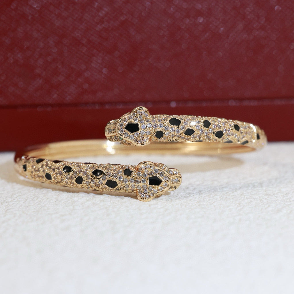 [Spira Jewelry]SPOTTED PANTHER HEAD PAVE BANGLE