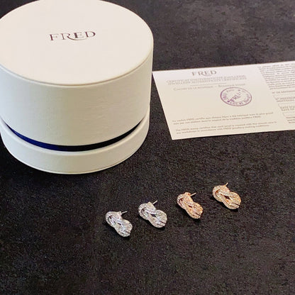 [Solara Jewelry] Unisex-Ohrstecker Force mit vollflächigem Pavé, Horsebit- und Unendlichkeitsdesign