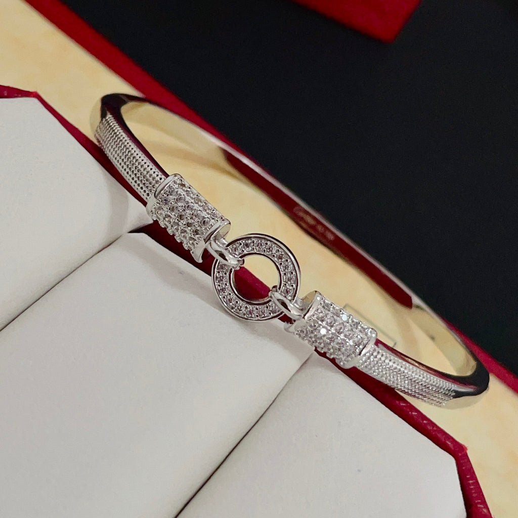 [Solara Jewelry ]CT クリスタルアクセントサークルクラスプバングル