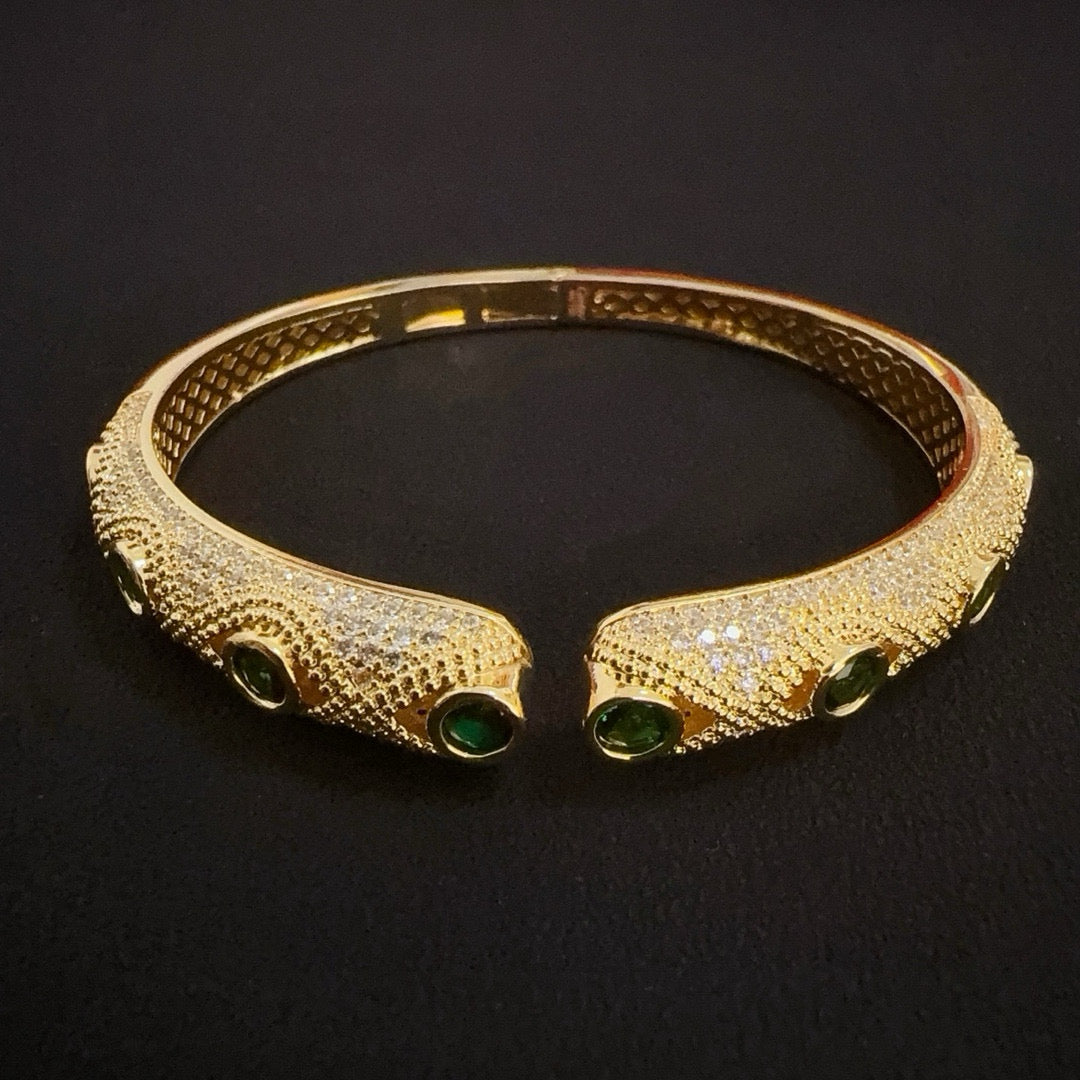 [Solara Jewelry] DOUBLE PANTHER HEAD EMERALD BANGLE BRACELET