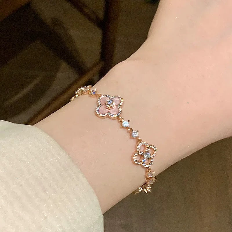 [Solara Jewelry ]CLOVER 5 MOTIF PINK BLUE RED WHITE BRACELET