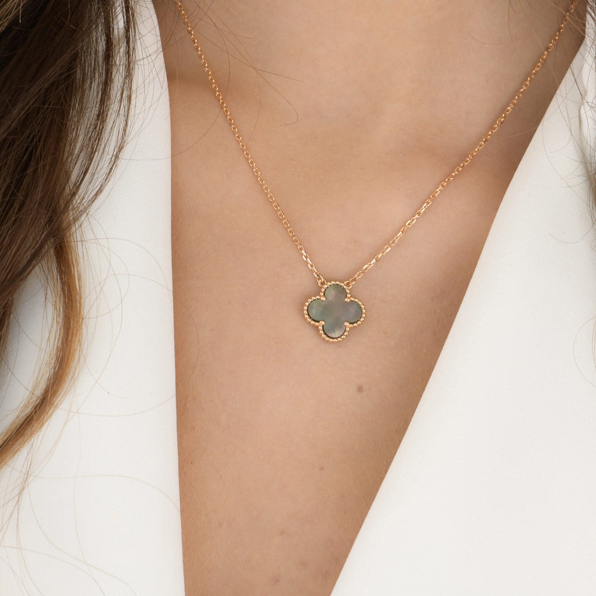 [Solara Jewelry] クローバー 15mm グレーマザーオブパール ネックレス
