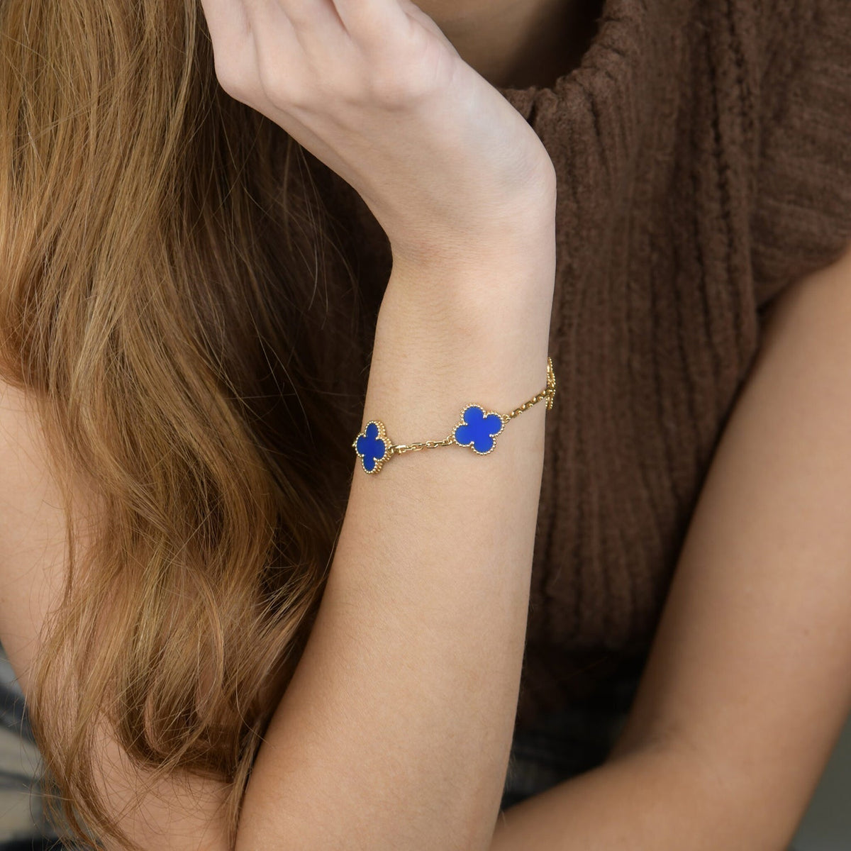 [Solara Jewelry ]KLEEBÜTE 5 MOTIVE BLAUER ACHAT ARMBAND