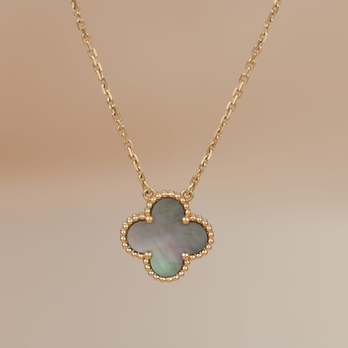 [Solara Jewelry] クローバー 15mm グレーマザーオブパール ネックレス