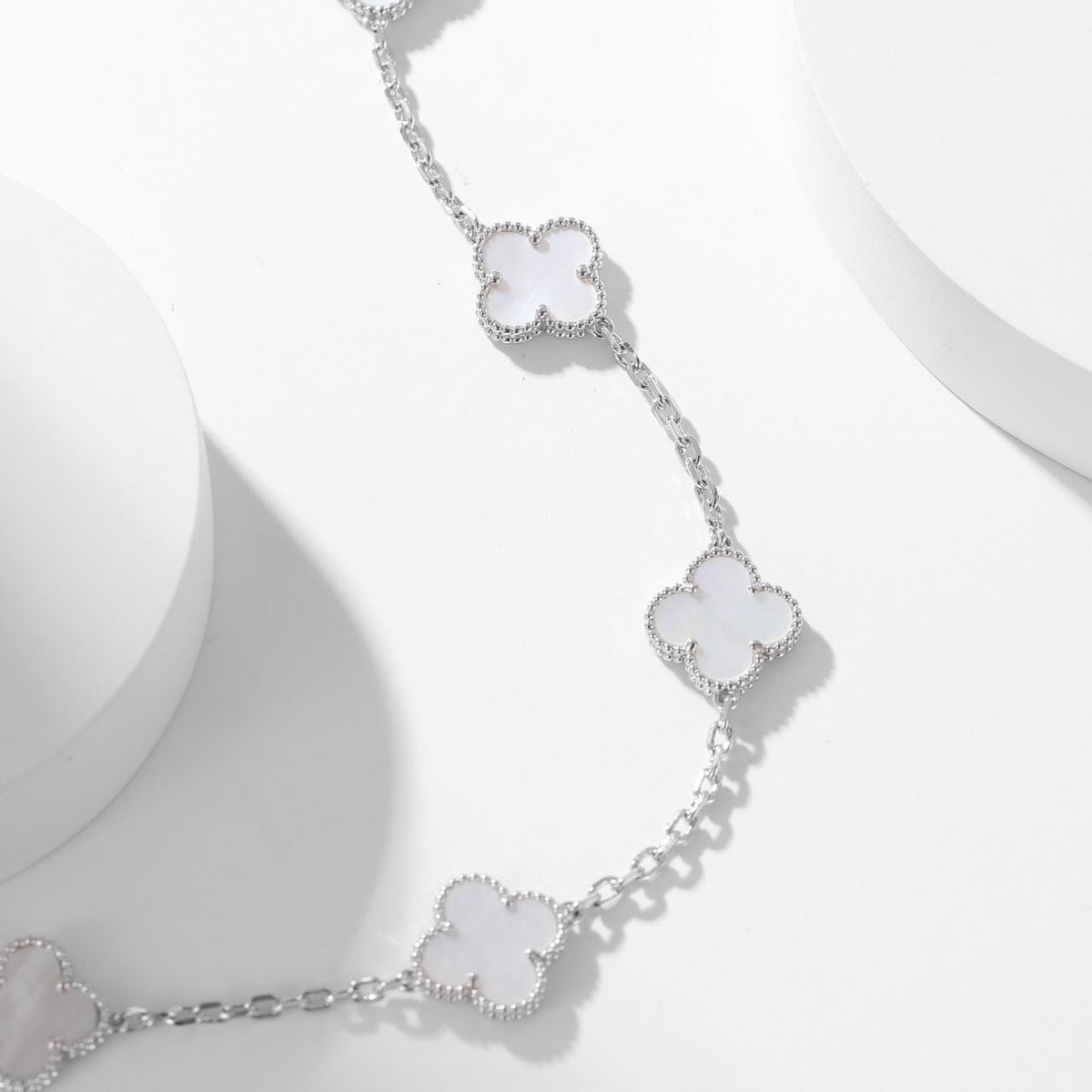 [Solara Jewelry ]CLOVER 10 MOTIFS WEISSE PERLMUTTKETTE