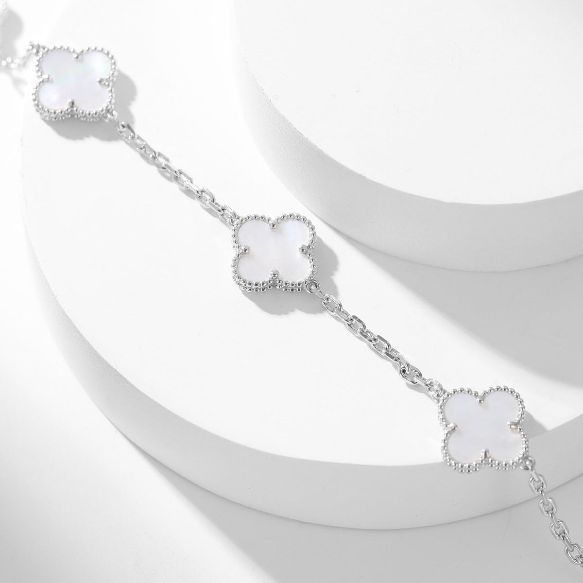 [Solara Jewelry ]CLOVER 10 MOTIFS WEISSE PERLMUTTKETTE