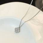 [Solara Jewelry ]KLEEBATT-MINI-ANHÄNGER 9,5MM DIAMANT-HALSKETTE