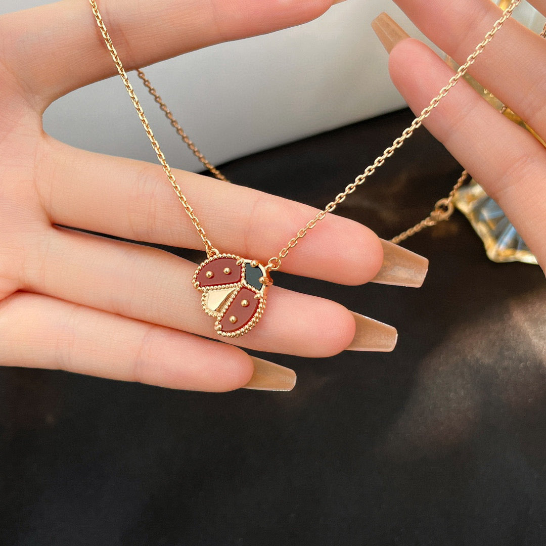 [Solara Jewelry ]GLÜCKSBRINGER: KARNEOL-MARIENKÄFER-HALSKETTE