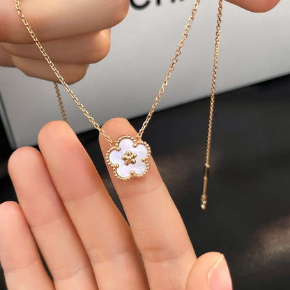 [Solara Jewelry ]GLÜCKLICHE WEISSE PERLMUTT PFLAUMENBLÜTEN-HALSKETTE