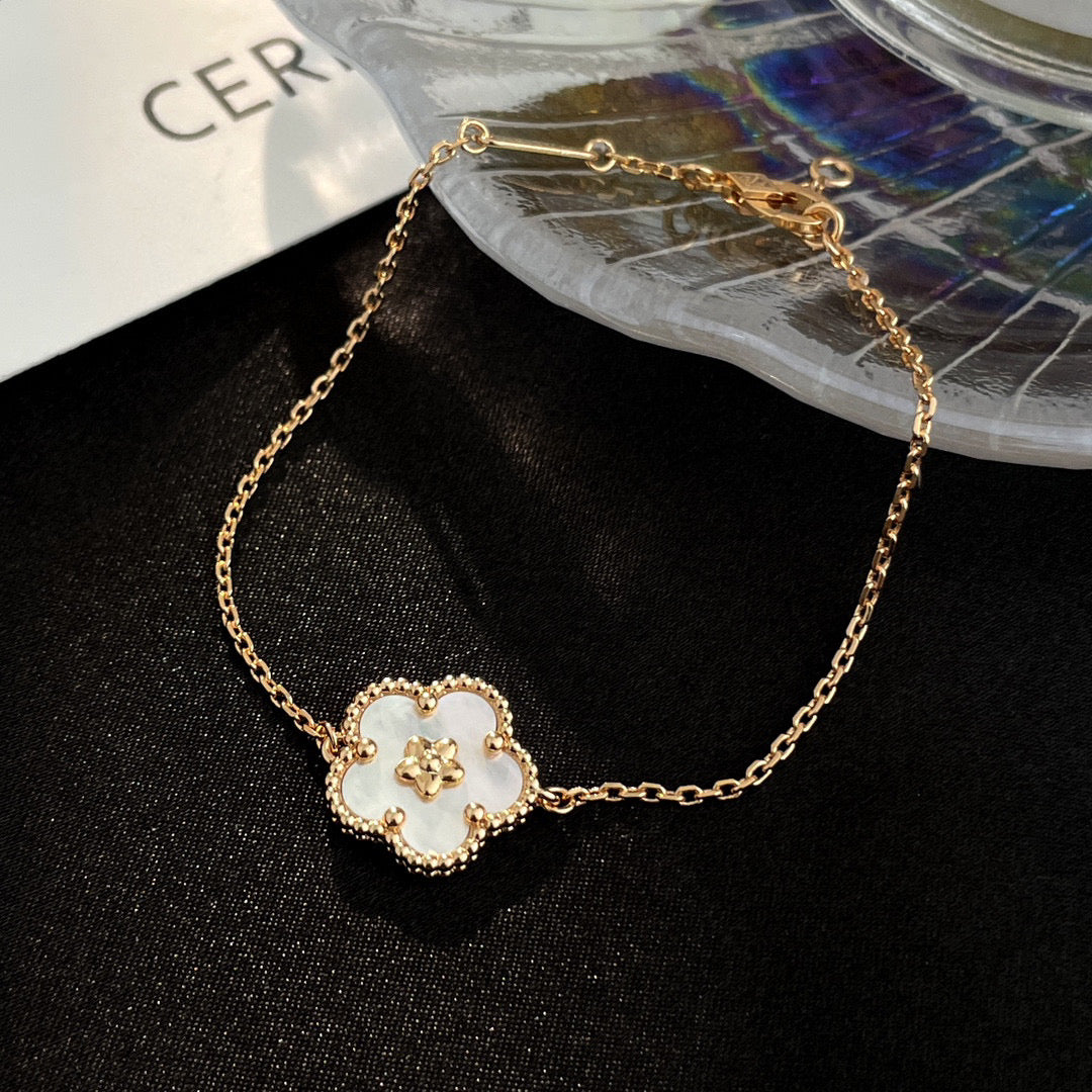 [Solara Jewelry ]LUCKY WEISSE PERLMUTT-PFLAUMENBLÜTEN-ARMBAND