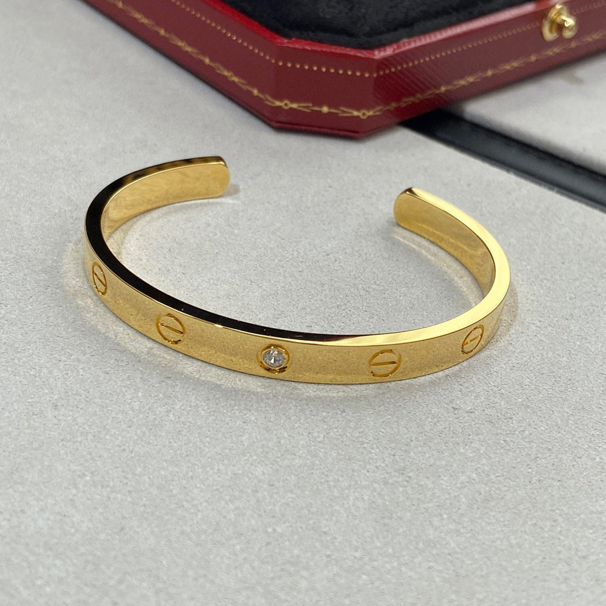 [ソララジュエリー ]ラブブレスレット 6.1mm 1ダイヤモンドオープンカフ