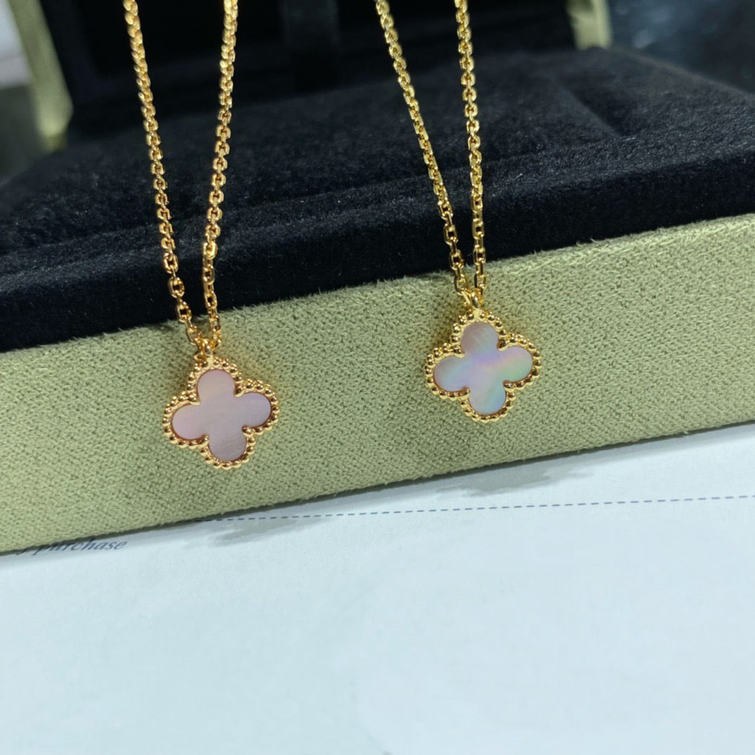 [Solara Jewelry ]CLOVER 9.5MM PINK MOTHER OF PEARL SINGLE FLOWER NECKLACE