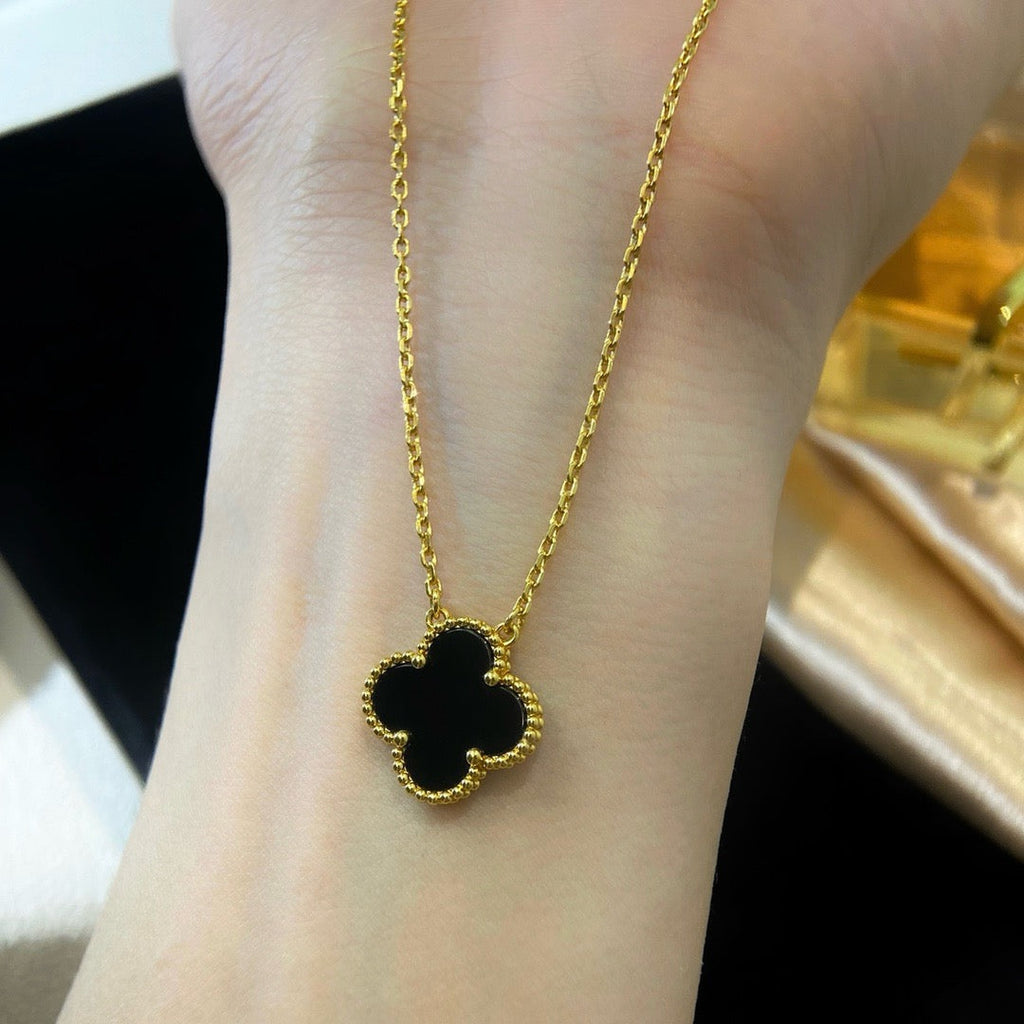 [Solara Jewelry ]CLOVER 15MM BLACK ONYX SINGLE FLOWER NECKLACE