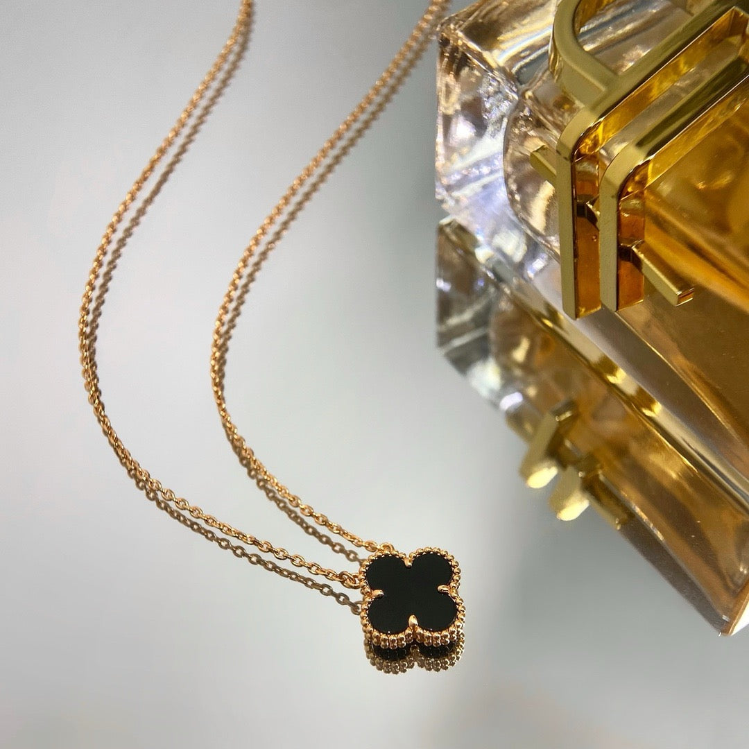 [Solara Jewelry ]CLOVER 15MM BLACK ONYX SINGLE FLOWER NECKLACE