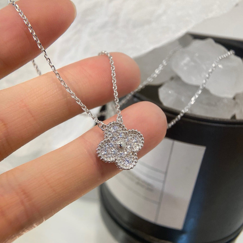 [Solara Jewelry ]KLEE 15MM DIAMANT EINZELBLUMEN HALSKETTE