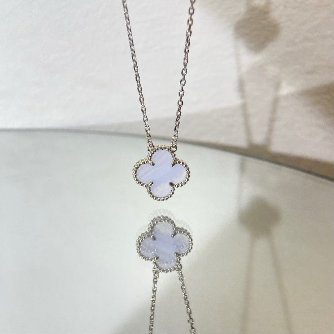 [Solara Jewelry ]クローバー 15MM ブルーカルセドニー ネックレス シルバー