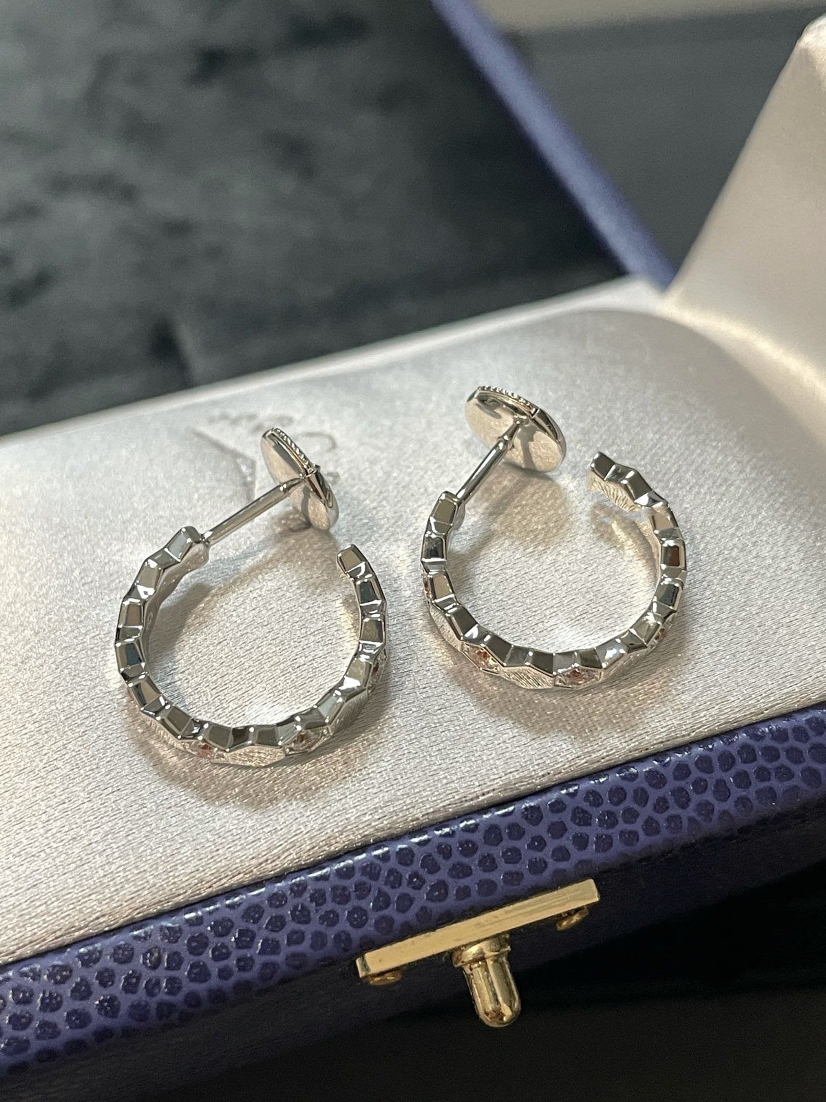 [Solara Jewelry ]中空デザイン 四つ葉のクローバー花形リング