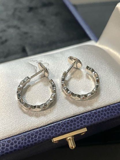 [Solara Jewelry ]中空デザイン 四つ葉のクローバー花形リング