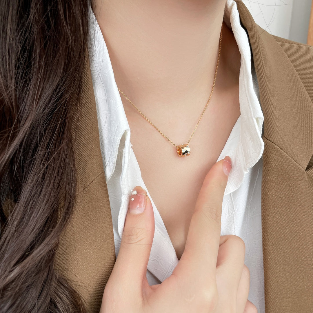 [Solara Jewelry ]BEE MINI PEDANT DIAMOND NECKLACE