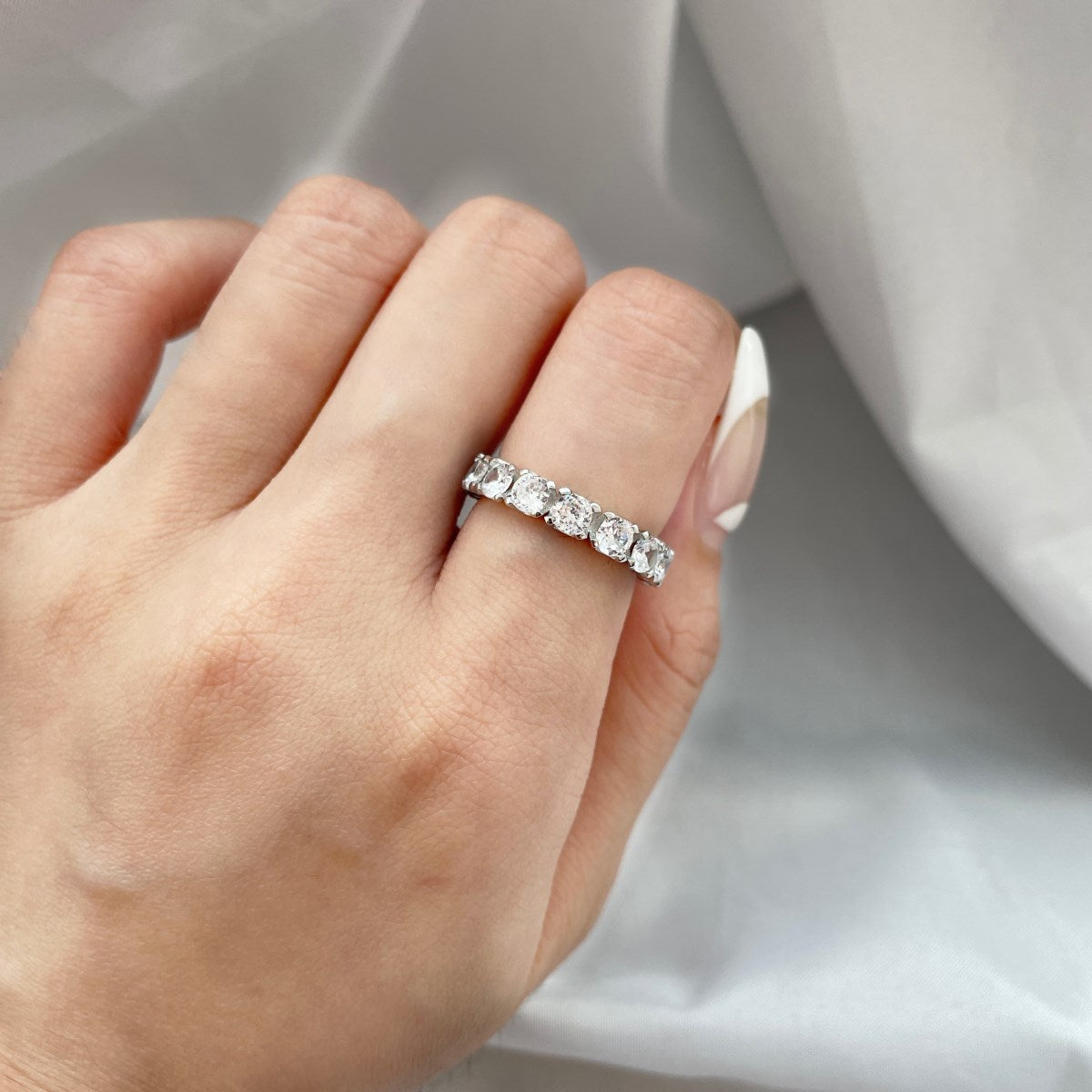 [Solara Jewelry ]Eternity Tennisring mit rundem Schliff