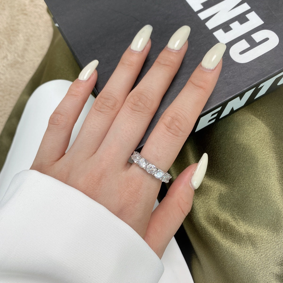 [Solara Jewelry ]Gorgeous Round Cut Tennis Ring