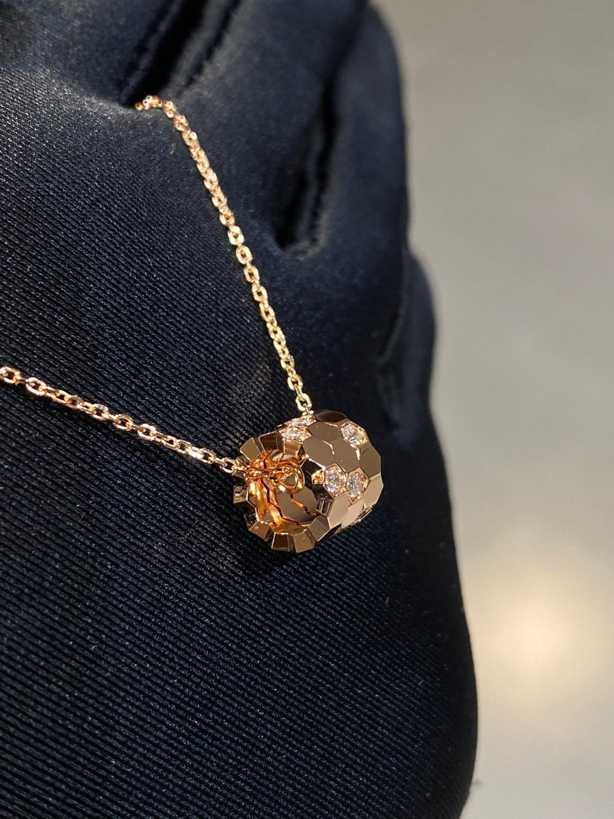 [Solara Jewelry ]BEE LOVE ダイヤモンドネックレス