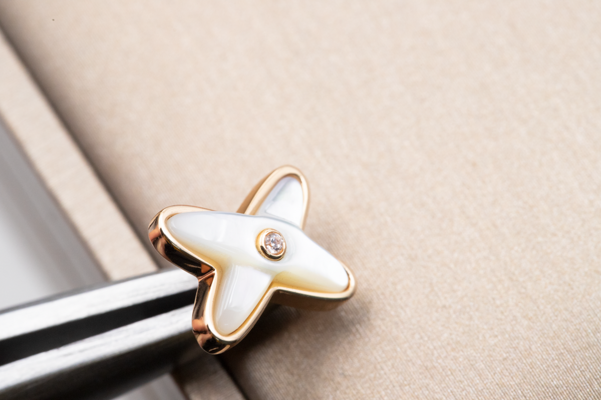 [ソラーラジュエリー]JEUX DE WHITE MOP ROSE GOLD DIAMOND EARRINGS