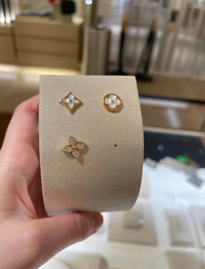 [Solara Jewelry ]STAR BLOSSOM STUD EARRINGS PINK GOLD DIAMONDS
