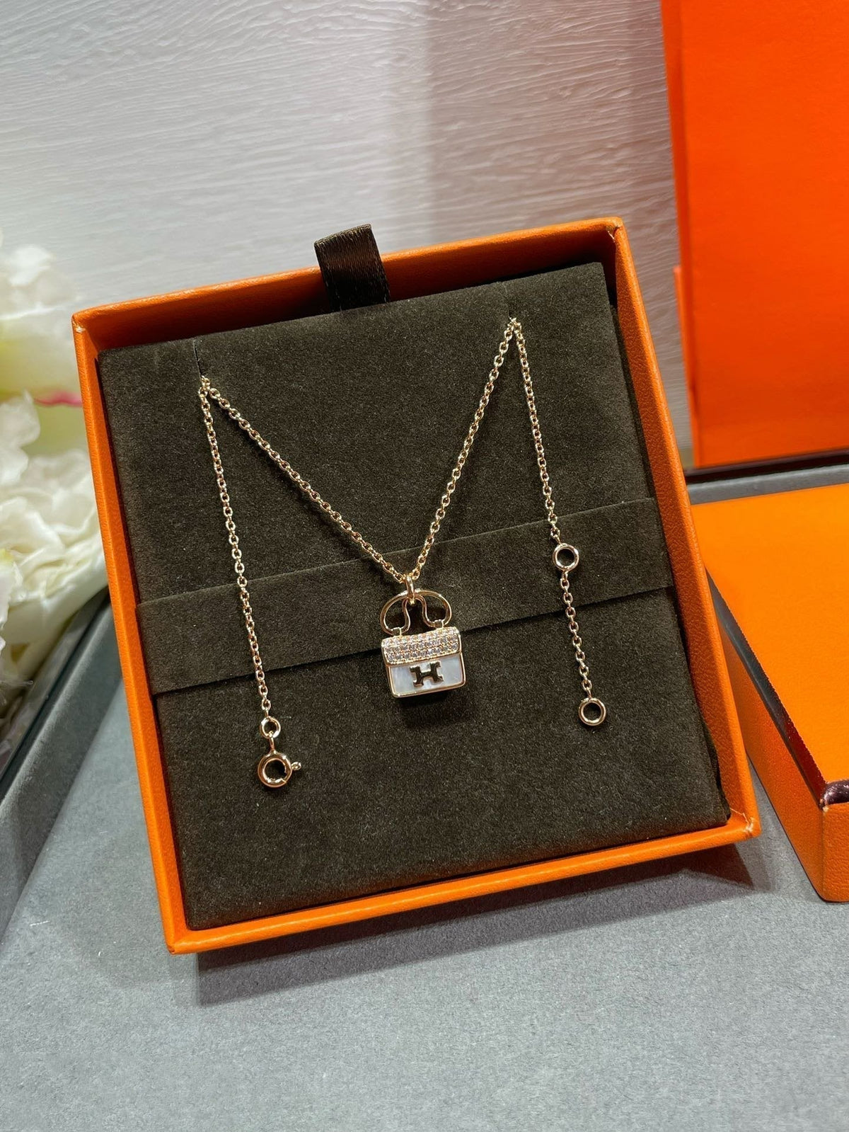 [Solara Jewelry ]H CIRCE MOISSANITE PENDANT NECKLACE GOLD