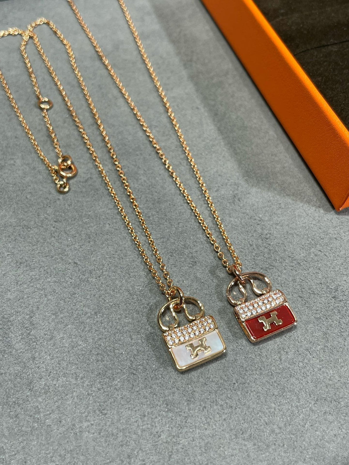[Solara Jewelry ]H CIRCE MOISSANITE PENDANT NECKLACE GOLD