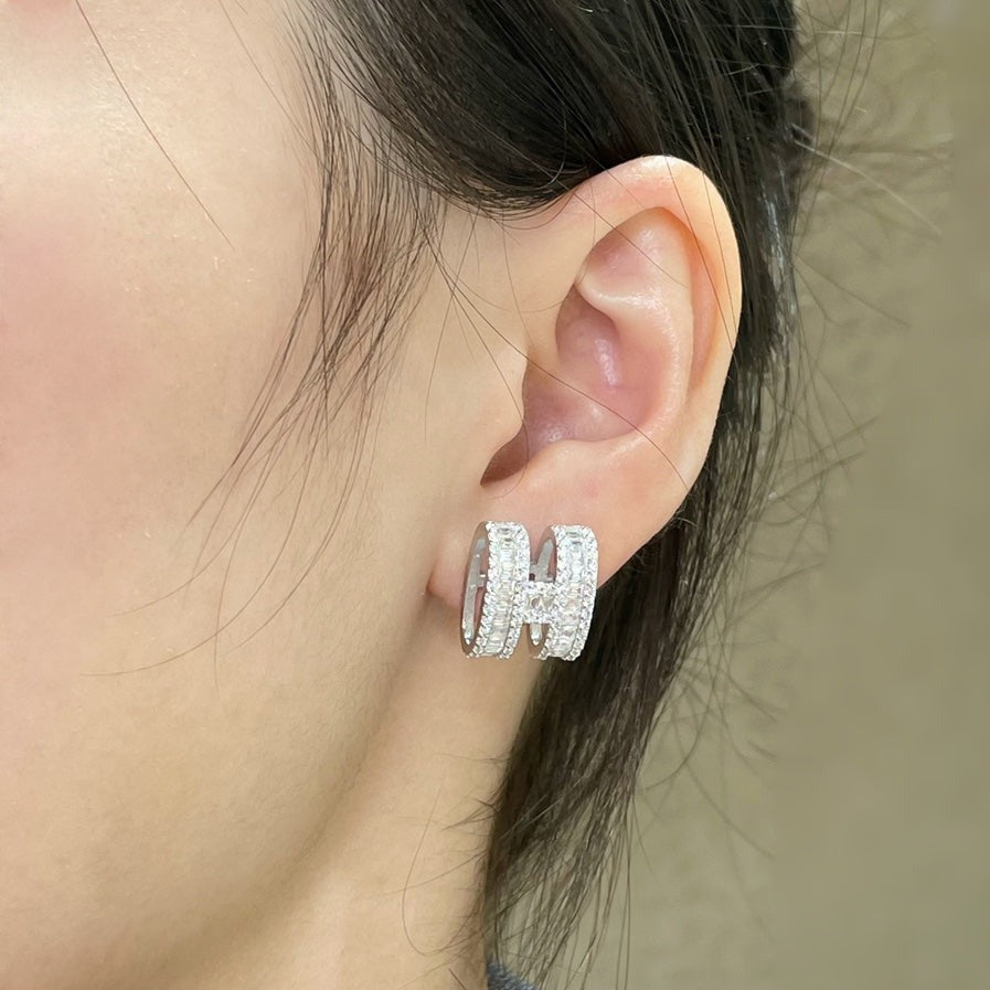 [Solara Jewelry ]Hスタッドイヤリング（シルバーダイヤモンド付）