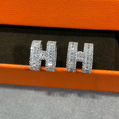 [Solara Jewelry ]Hスタッドイヤリング（シルバーダイヤモンド付）