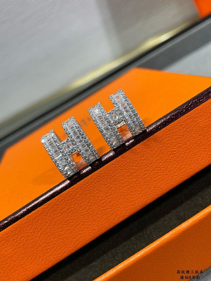 [Solara Jewelry ]Hスタッドイヤリング（シルバーダイヤモンド付）