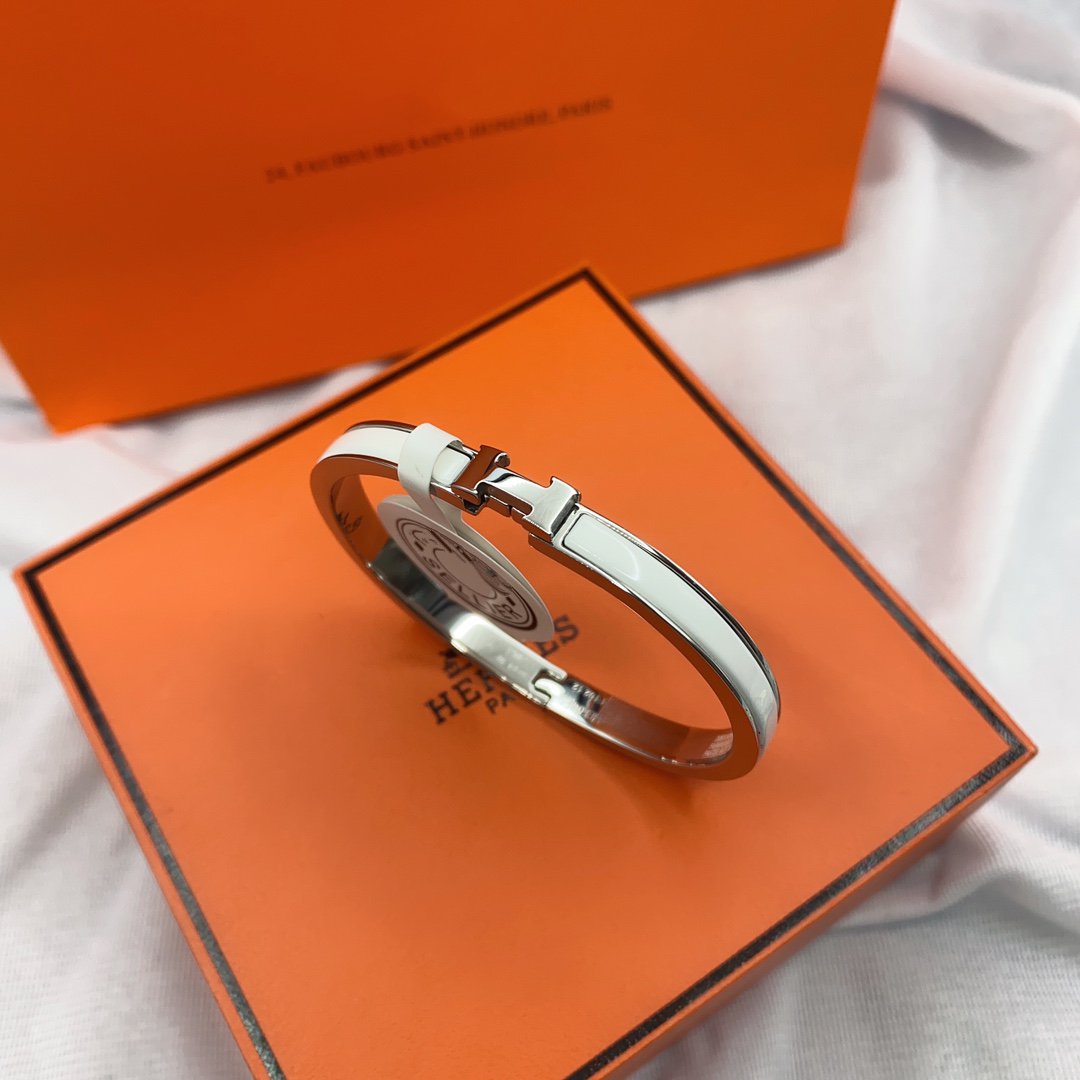 [Solara Jewelry ]CLASSIC HM CLIC WHITE 8MM ENAMEL BRACELET