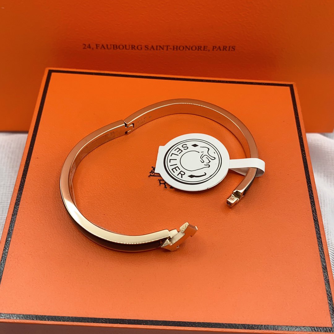 [Solara Jewelry ]CLASSIC HM CLIC BLACK 8MM ENAMEL BRACELET
