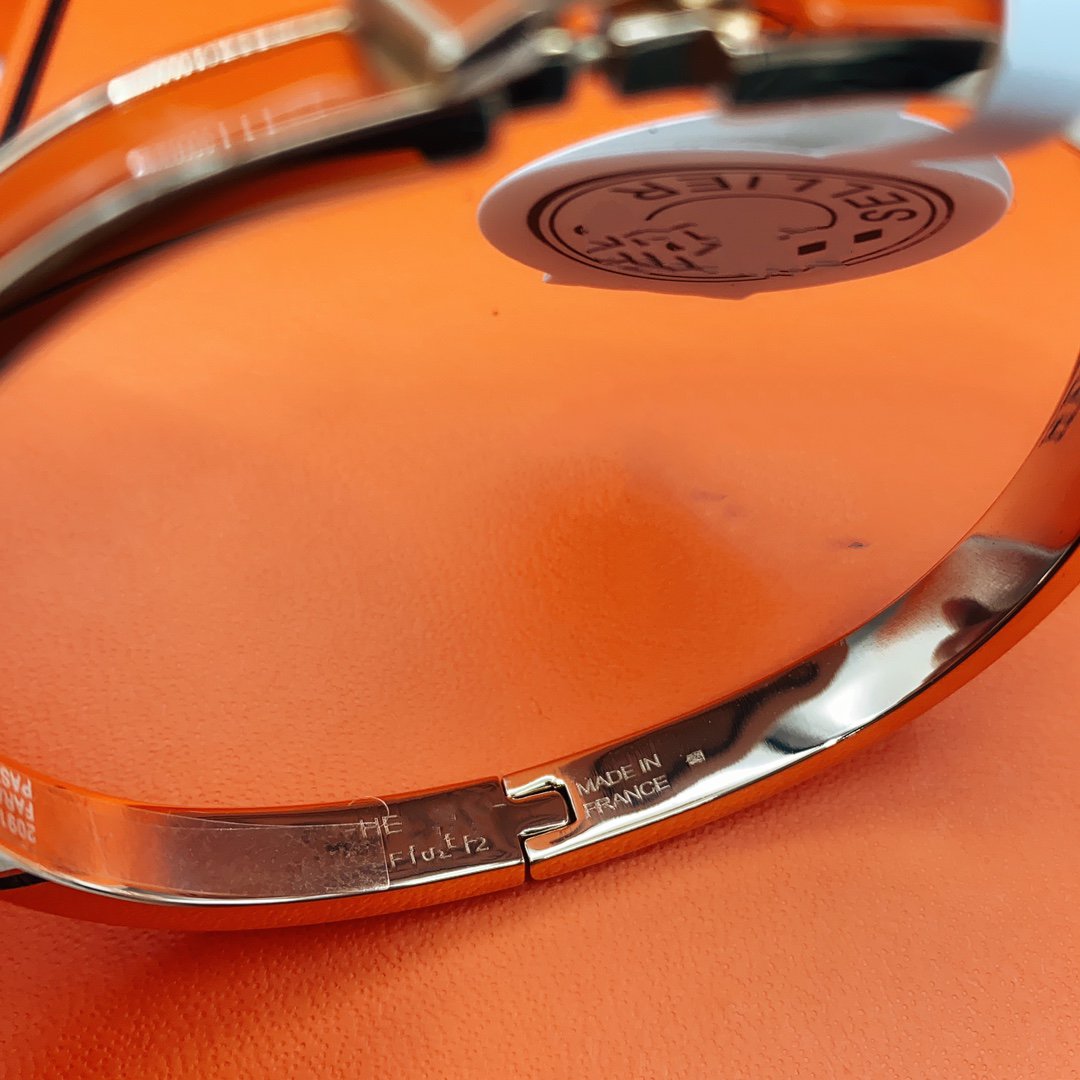 [Solara Jewelry ]KLASSISCHES HM CLIC ROTES 8MM EMAILLE ARMBAND
