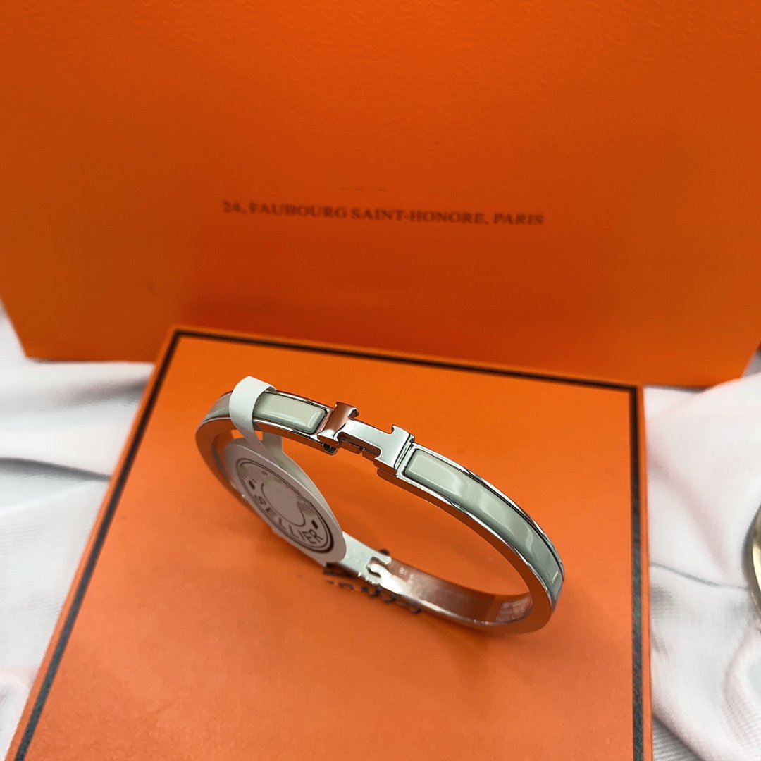 [Solara Jewelry ]CLASSIC HM CLIC GRÜNES 8MM EMAILLE ARMBAND
