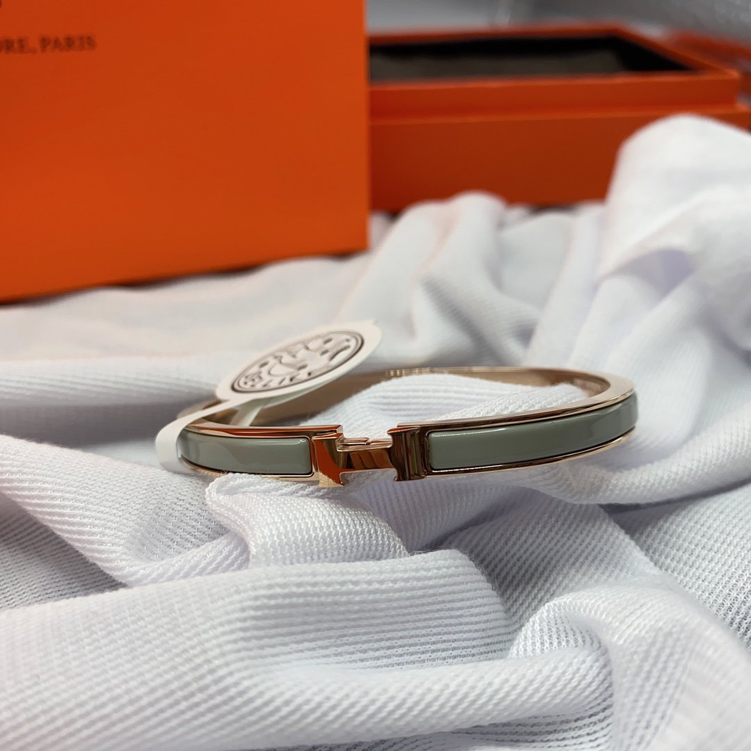 [Solara Jewelry ]CLASSIC HM CLIC GRÜNES 8MM EMAILLE ARMBAND