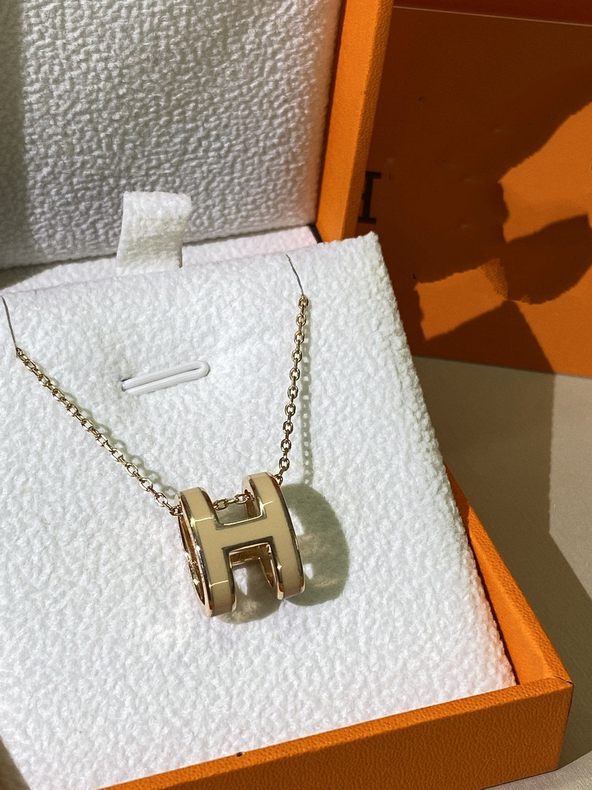 [Solara Jewelry ]HM CLIC GELB EMAILLIERTE GOLDHALSKETTE
