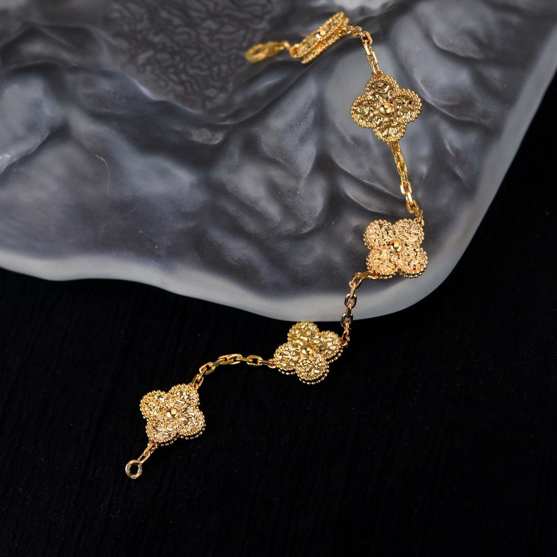 [Solara Jewelry ]CLOVER 5 MOTIFS BRONZING BRACELET